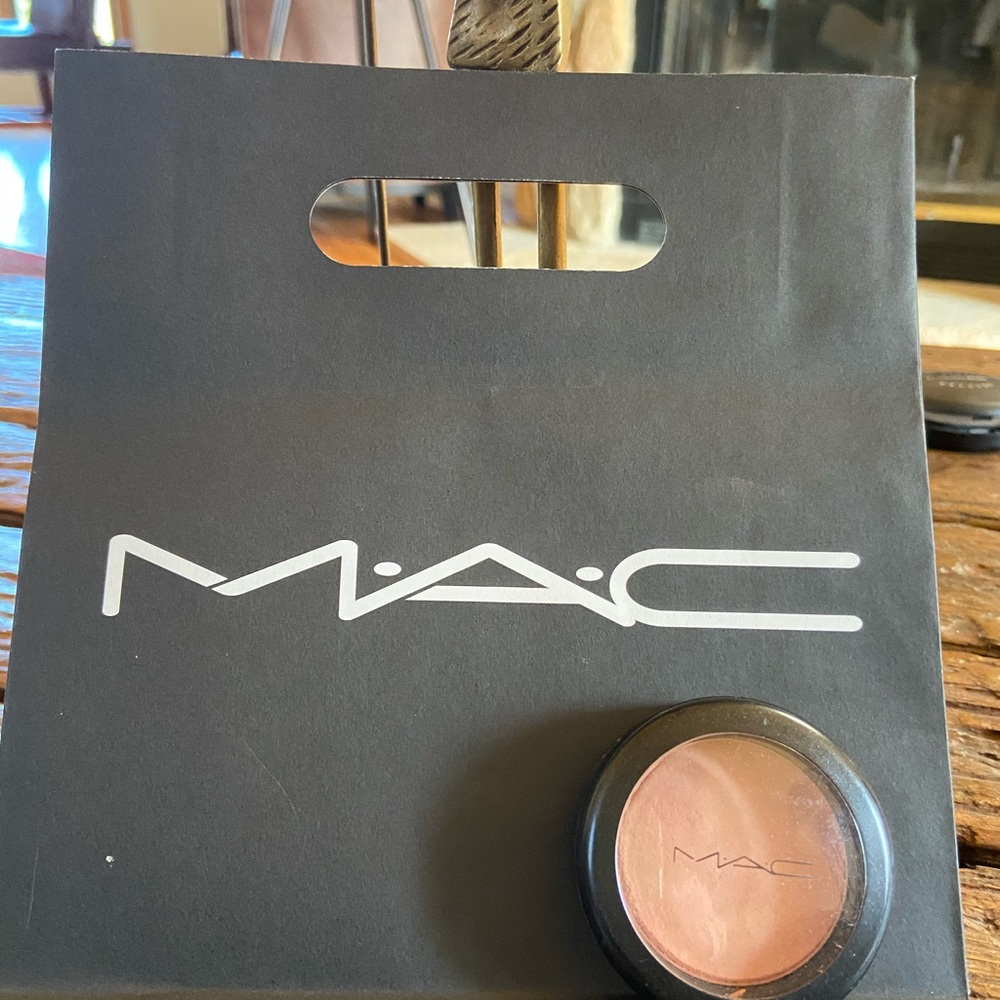 Mac blush PRISM color